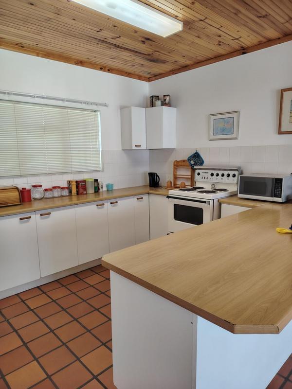 To Let 4 Bedroom Property for Rent in Onrus Western Cape